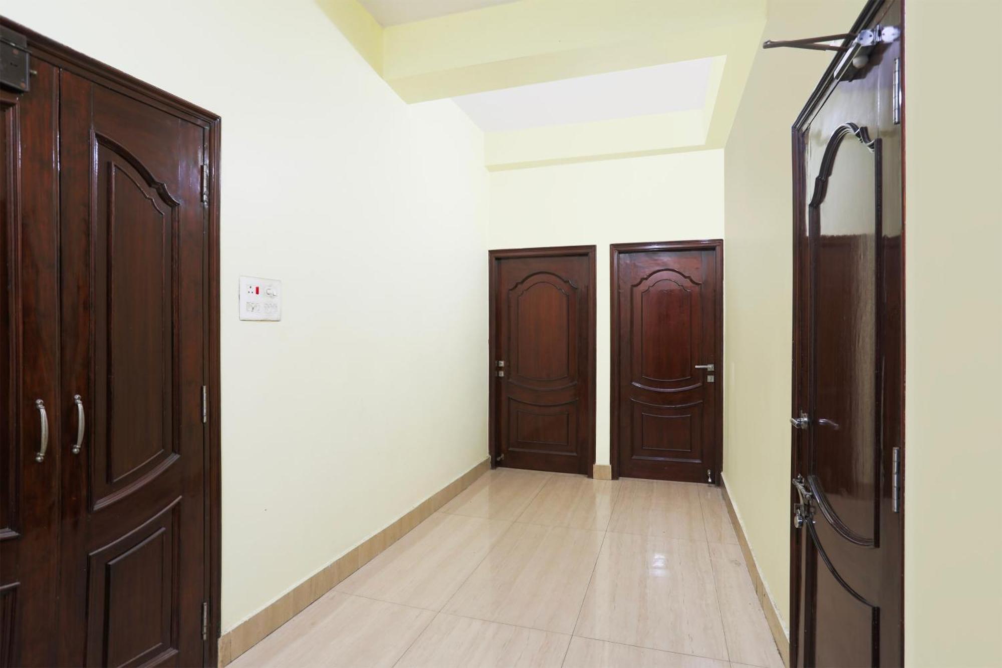 O R B Palace Hotel Varanasi