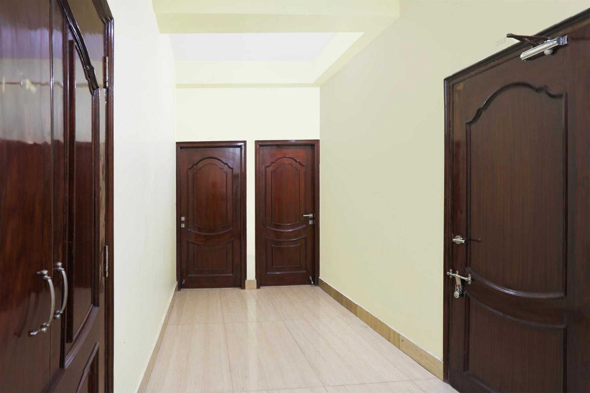 Hotel O R B Palace 3*